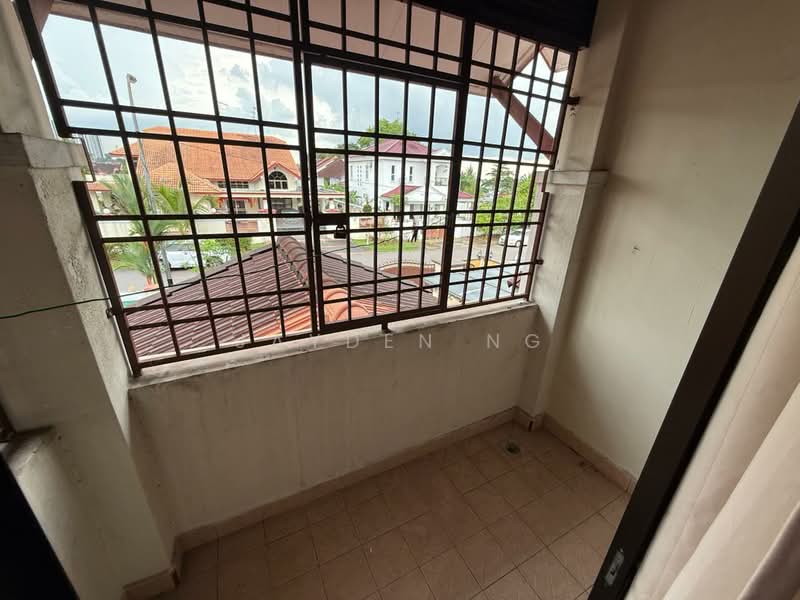 Rumah Teres 2-Tingkat untuk Dijual di Mutiara Rini (Skudai) - Jayden Ng - Balcony - PropertyGuru.com.my