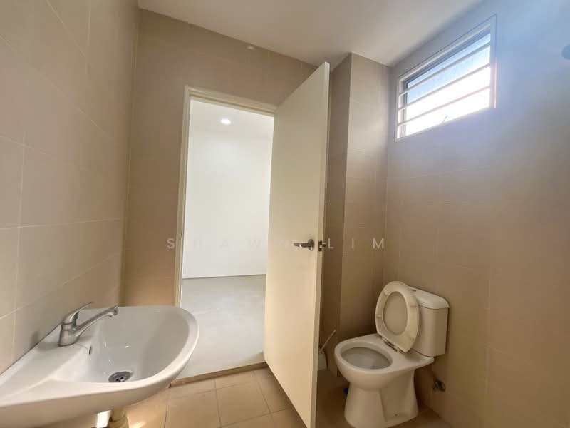 Rumah Teres untuk Dijual di Taman Mesra Utama (Balakong) - Shawn Lim - Bathroom - PropertyGuru.com.my