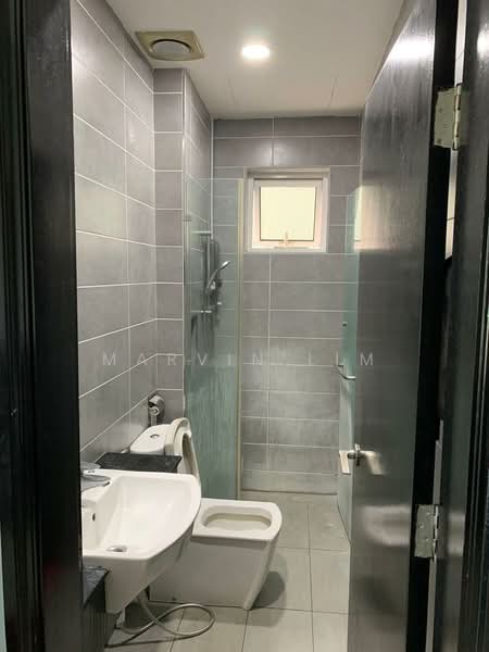 Servis Apartment untuk Dijual di Paragon Residences @ Straits View - Marvin Lim - Bathroom - PropertyGuru.com.my