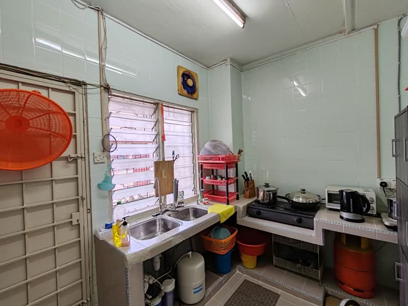 1.5-storey Terraced House for Sale in Kepong Baru (Kepong) - Kelly Lai - Kitchen - PropertyGuru.com.my