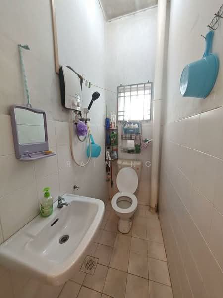2-storey Terraced House for Sale in Batu Pahat (Johor) - Rain Ng - Bathroom - PropertyGuru.com.my