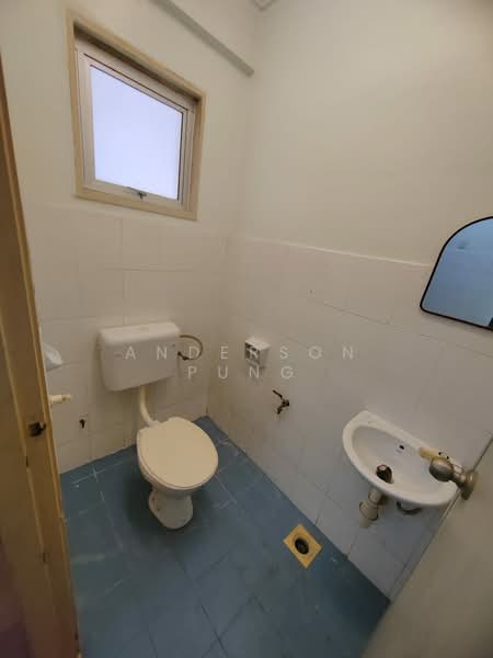 Pangsapuri untuk Dijual di Pangsapuri Seroja - Anderson Pung - Bathroom - PropertyGuru.com.my