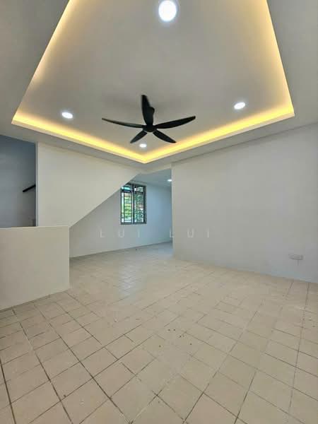 Rumah Teres 2 Tingkat untuk Dijual di Taman Setia Indah (Tebrau) - Lui Lui - Living Room - PropertyGuru.com.my