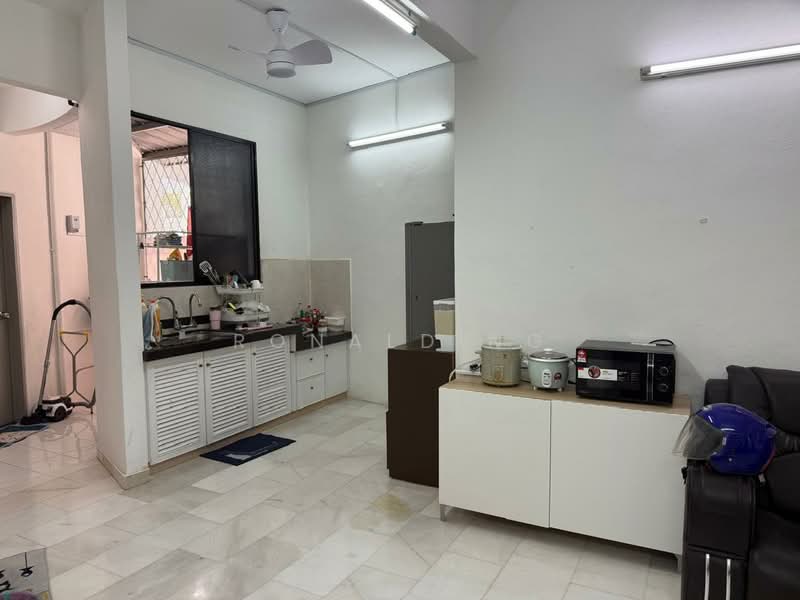 Pangsapuri untuk Dijual di Pangsapuri Delima - Ronald Ng - Kitchen - PropertyGuru.com.my