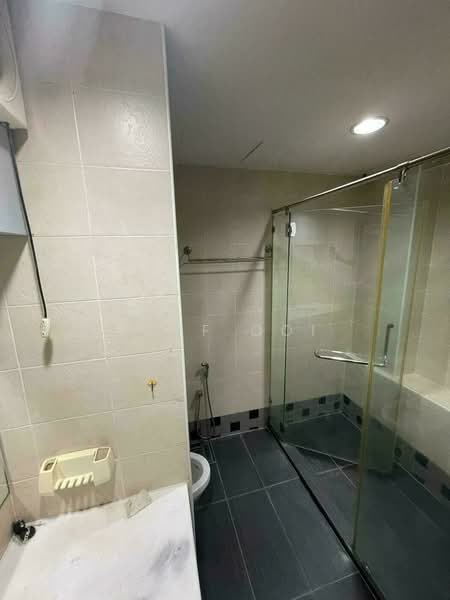 Kondominium untuk Dijual di Scotland Villa - Jeff Ooi - Bathroom - PropertyGuru.com.my