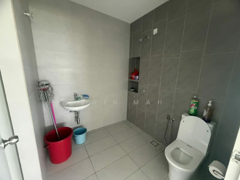 2-storey Terraced House for Sale in Bandar Gamuda Gardens (Rawang) - Elwin Mah - Bathroom - PropertyGuru.com.my