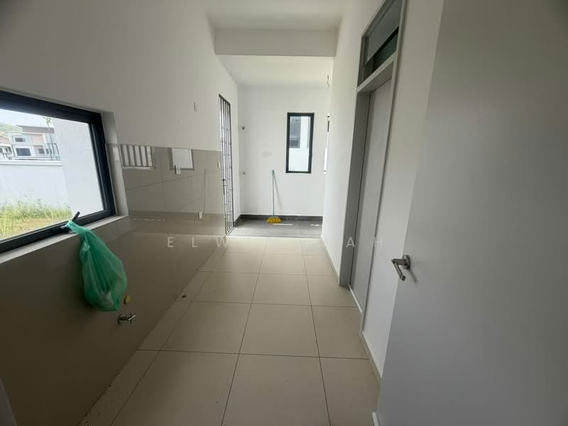 2-storey Terraced House for Sale in Bandar Gamuda Gardens (Rawang) - Elwin Mah - Corridor - PropertyGuru.com.my