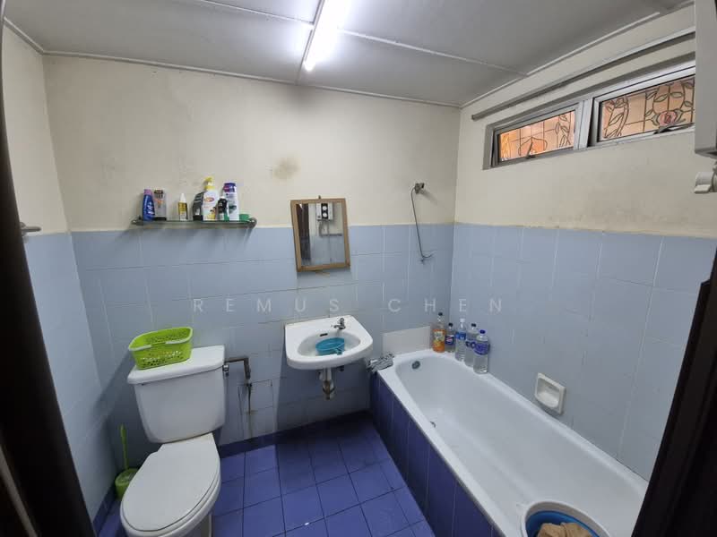 Pangsapuri untuk Dijual di Sri Mutiara - Remus Chen - Bathroom - PropertyGuru.com.my