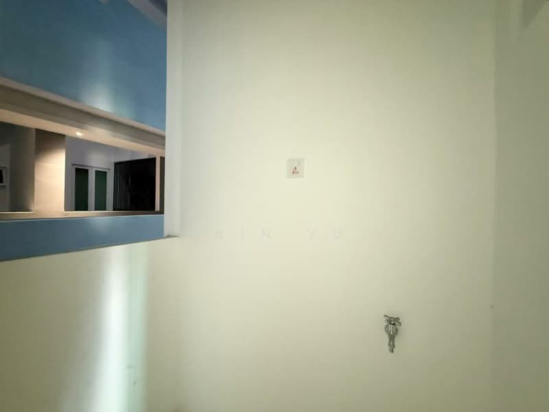 Condominium for Sale at QuayWest Residence - Rain Yu - Yard - PropertyGuru.com.my