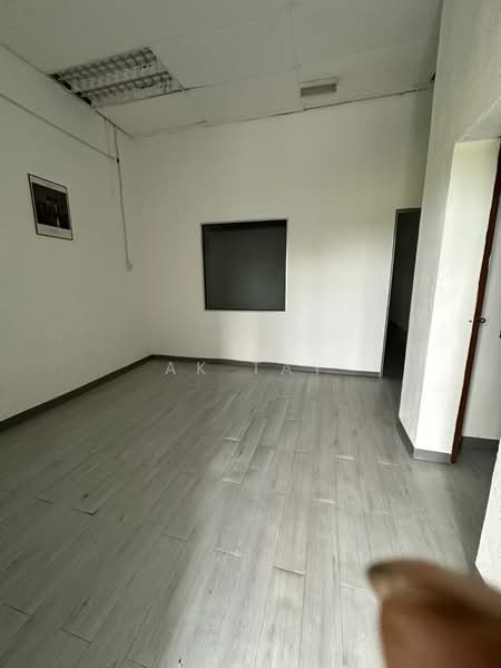 Shop / Office for Rent in Bandar Bukit Mahkota (Bangi) - AK TAY - Interior - PropertyGuru.com.my