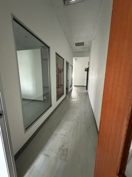 Shop / Office for Rent in Bandar Bukit Mahkota (Bangi) - AK TAY - Corridor - PropertyGuru.com.my