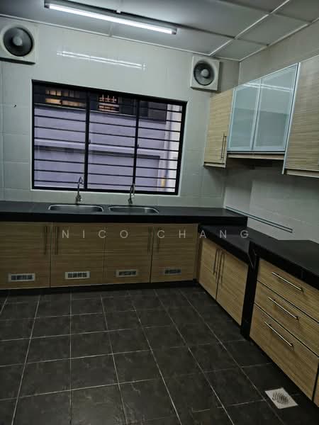 Rumah Teres 2 Tingkat untuk Disewa di Taman Usahawan (Kepong) - Nico Chang - Kitchen - PropertyGuru.com.my