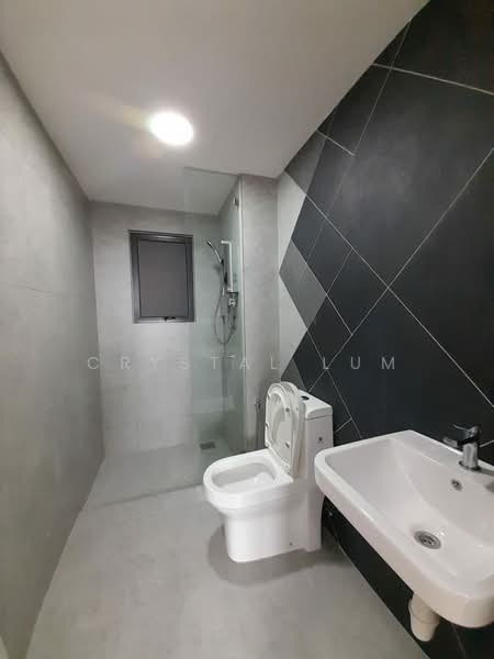 Kondominium untuk Disewa di Trinity Lemanja - Crystal Lum - Bathroom - PropertyGuru.com.my