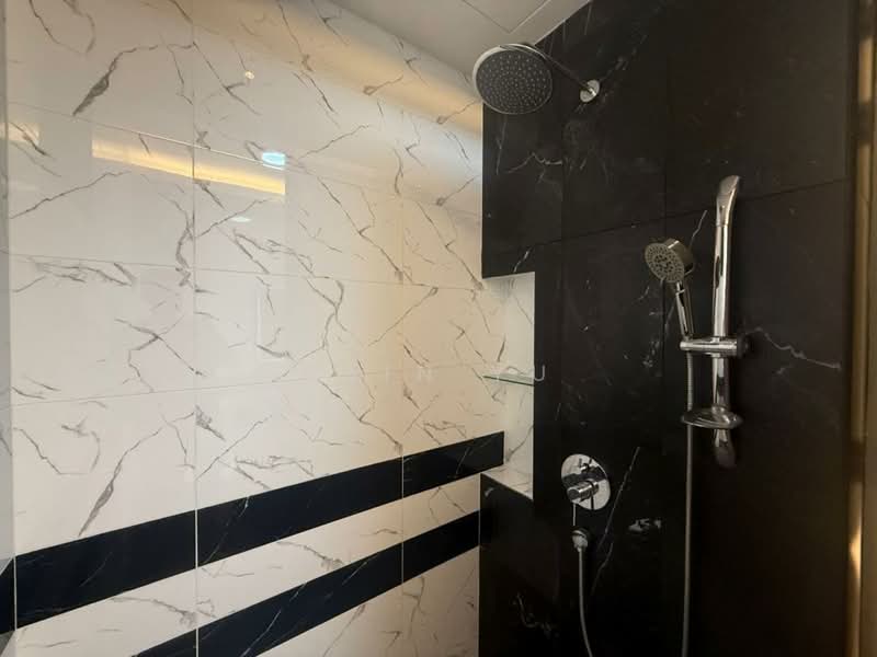 Condominium for Sale at QuayWest Residence - Rain Yu - Bathroom - PropertyGuru.com.my