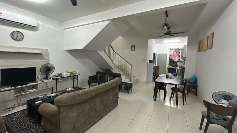 Rumah Teres 2 Tingkat untuk Dijual di Ipoh (Perak) - Azimi Muhamad - Living Room - PropertyGuru.com.my