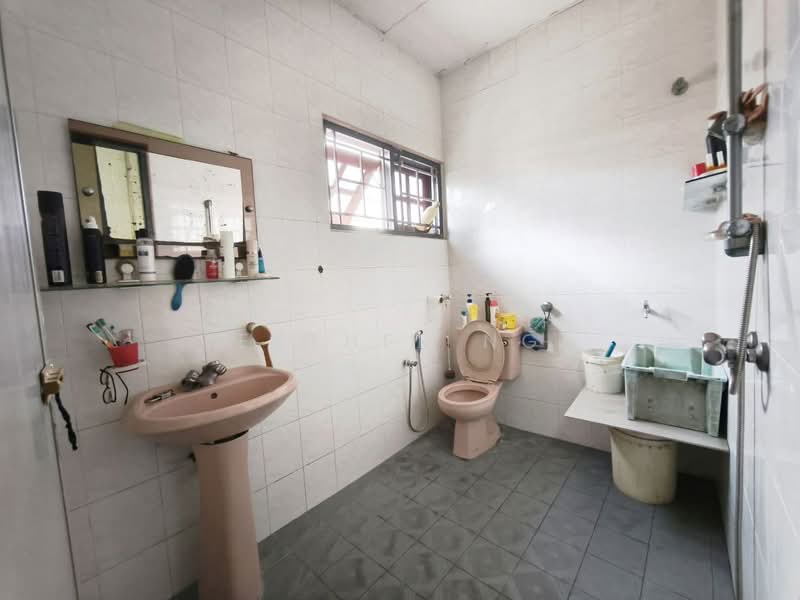 Bungalow for Sale in Taman Chi Liung (Klang) - Esther Ng - Bathroom - PropertyGuru.com.my