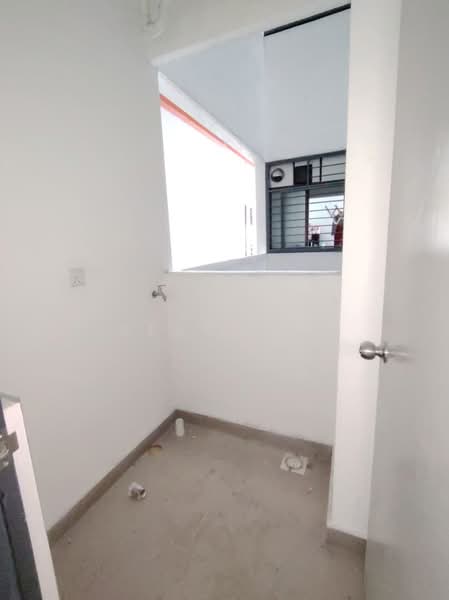 Servis Apartment untuk Dijual di Flora Residency - Sean Hui - Balcony - PropertyGuru.com.my