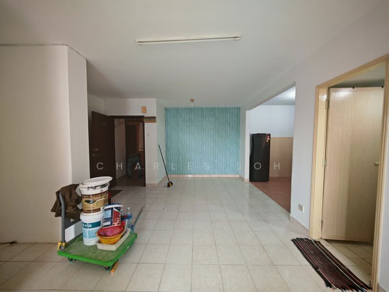 Kondominium untuk Dijual di Palm Spring @ Damansara - Charles Soh - Living Room - PropertyGuru.com.my