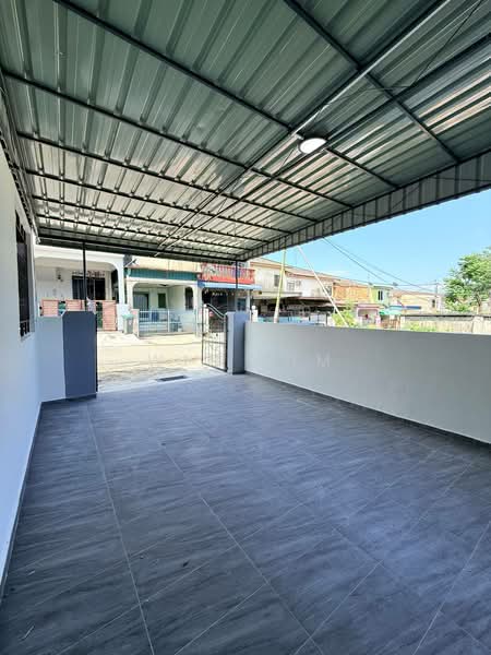 2-storey Terraced House for Sale in Taman Desa Kluang (Kluang) - Win Lim - Exterior - PropertyGuru.com.my