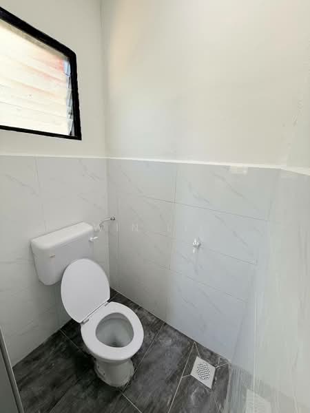 2-storey Terraced House for Sale in Taman Desa Kluang (Kluang) - Win Lim - Bathroom - PropertyGuru.com.my