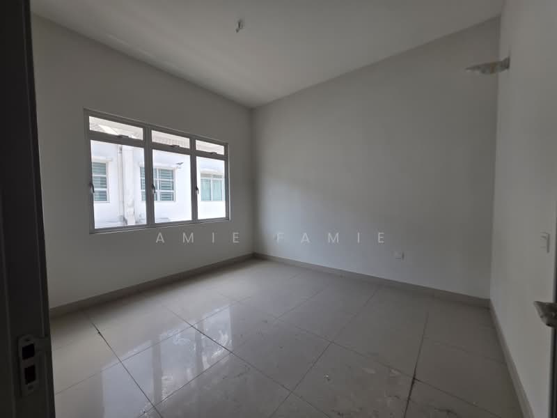 2-storey Terraced House for Sale in Kota Kemuning (Shah Alam) - Amie Famie - PropertyGuru.com.my