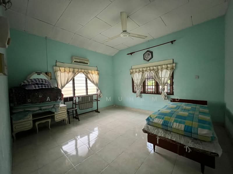 Bungalow for Sale in Ipoh (Perak) - Azimi Muhamad - Bedroom - PropertyGuru.com.my