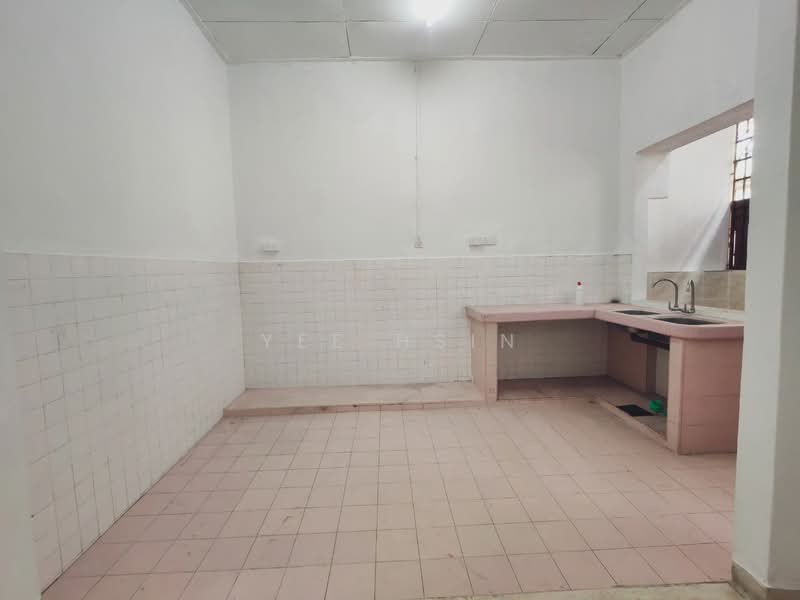 1-storey Terraced House for Rent in Taman Pelangi (Johor Bahru) - Yee Hsin - PropertyGuru.com.my