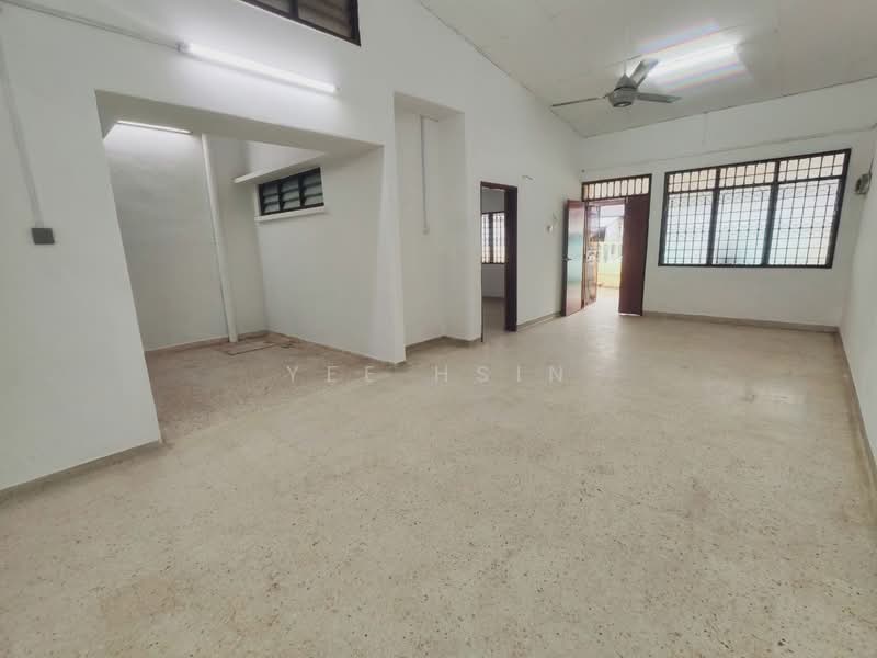1-storey Terraced House for Rent in Taman Pelangi (Johor Bahru) - Yee Hsin - PropertyGuru.com.my