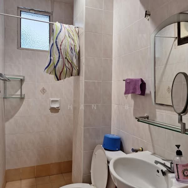 Kondominium untuk Disewa di Sunrise Garden Condominium - Chan YB - Bathroom - PropertyGuru.com.my