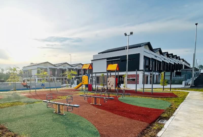 Rumah Teres 2 Tingkat untuk Dijual di Kampung Desa Putra (Dengkil) - Hector Cheah - Exterior - PropertyGuru.com.my