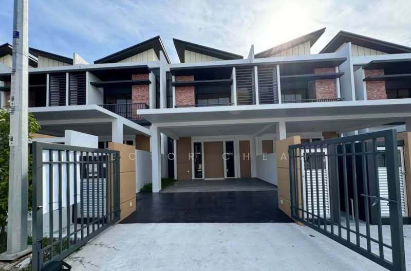 Rumah Teres 2 Tingkat untuk Dijual di Kampung Desa Putra (Dengkil) - Hector Cheah - Exterior - PropertyGuru.com.my