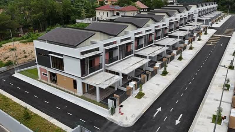 Rumah Teres 2 Tingkat untuk Dijual di Kampung Desa Putra (Dengkil) - Hector Cheah - Exterior - PropertyGuru.com.my
