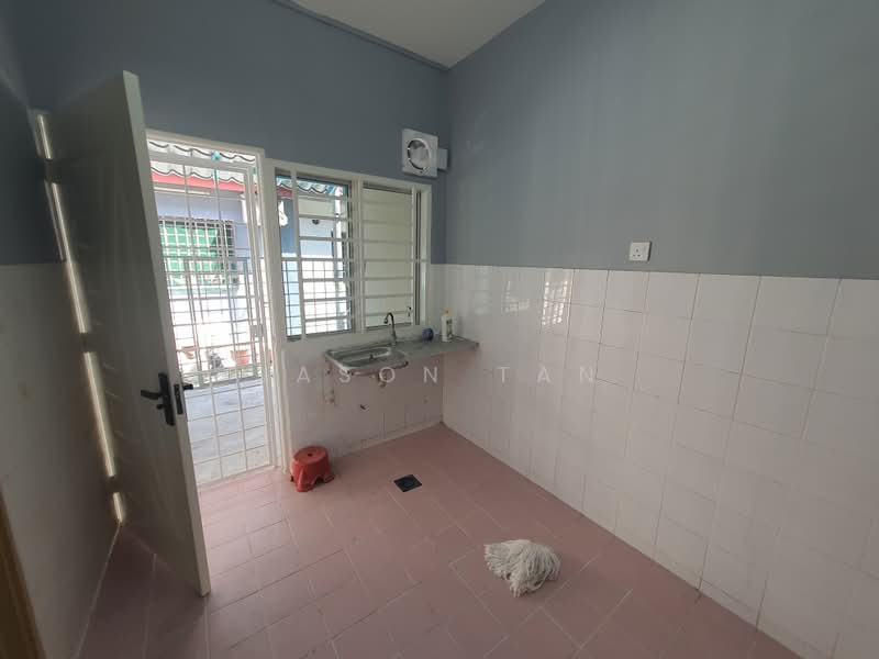 Rumah Teres 2 Tingkat untuk Disewa di Saujana Puchong (Puchong) - Jason Tan - Kitchen - PropertyGuru.com.my