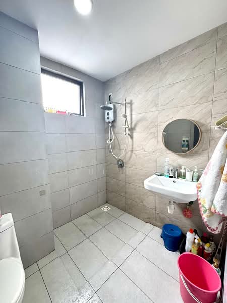 Condominium for Sale at The Holmes 2 - Mohd Aizat Saiful Bahri - Bathroom - PropertyGuru.com.my