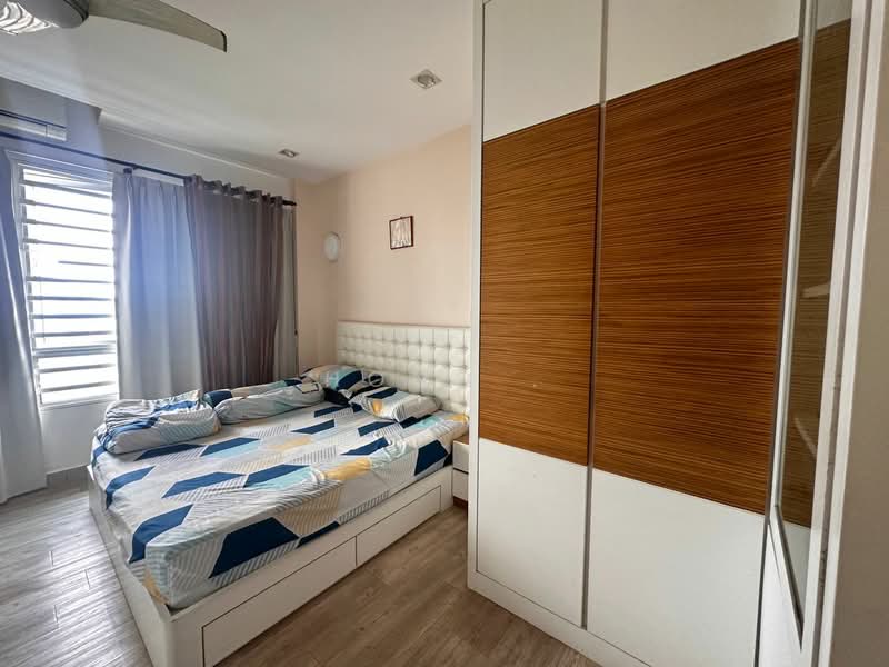 Condominium for Sale at Surin Condominium - Hong . - Bedroom - PropertyGuru.com.my