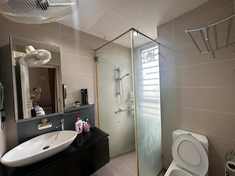 Condominium for Sale at Surin Condominium - Hong . - Bathroom - PropertyGuru.com.my