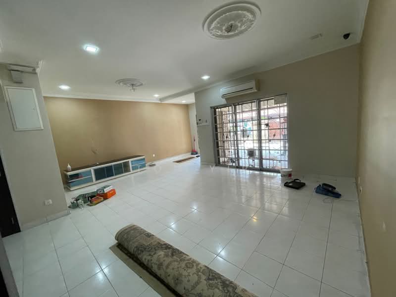 2-storey Terraced House for Sale in Denai Alam (Shah Alam) - Tom Yip - Living Room - PropertyGuru.com.my