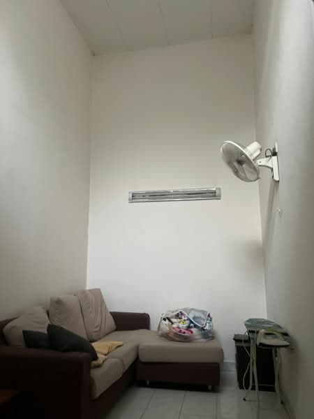 2-storey Terraced House for Sale in Taman Puncak Jalil (Seri Kembangan) - Liza Awi - Living Room - PropertyGuru.com.my