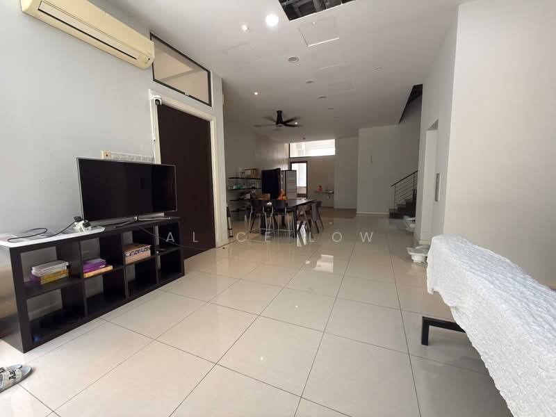 4-storey Terraced House for Rent in Bandar Country Homes (Rawang) - Alice Low - Living Room - PropertyGuru.com.my