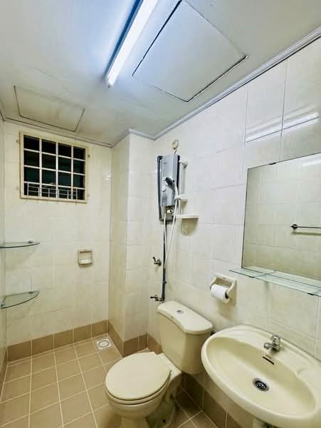 Kondominium untuk Dijual di Bayu Tasik 2 - Chen Kah Seng - Bathroom - PropertyGuru.com.my