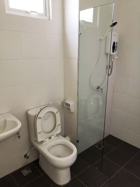 Condominium for Rent at SummerSkye Residences - Jerry Tan - Bathroom - PropertyGuru.com.my