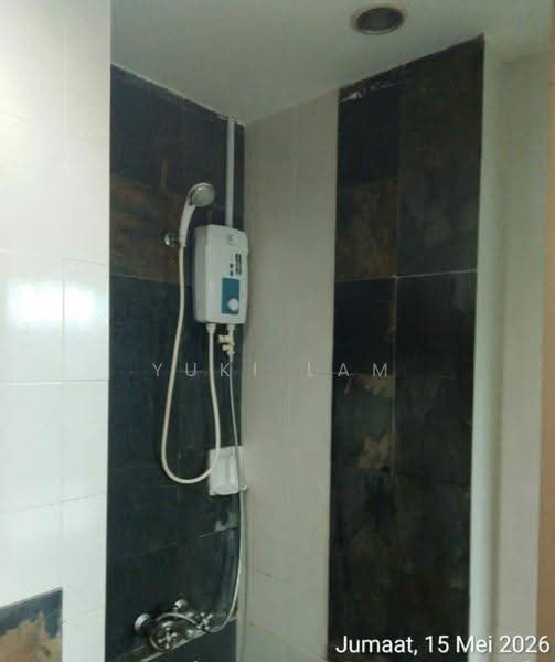 Kediaman Servis untuk Dijual di Ritze Perdana 1 - David Low - Bathroom - PropertyGuru.com.my