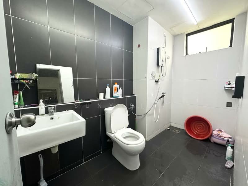 Servis Apartment untuk Dijual di The Garden Residences - Suny Sior - Bathroom - PropertyGuru.com.my