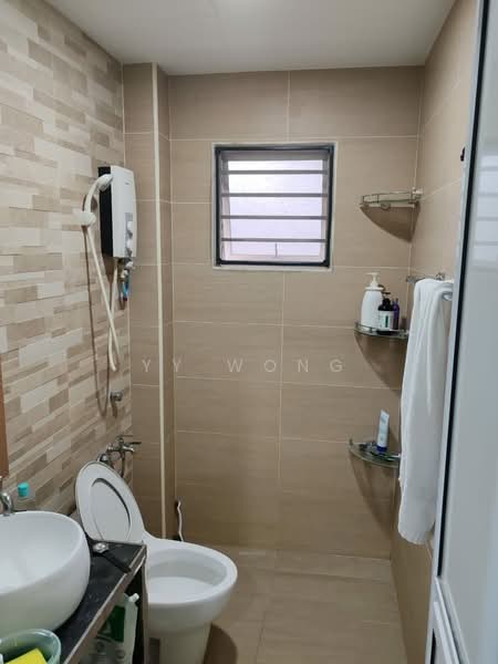 Pangsapuri untuk Dijual di Pangsapuri Wira - YY Wong - Bathroom - PropertyGuru.com.my