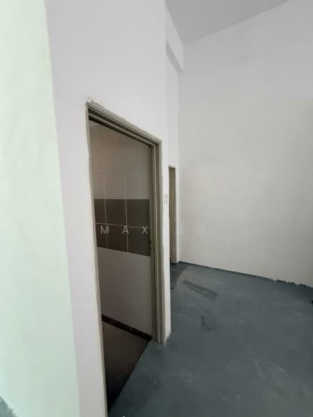 Shop for Rent in Tanjung Tokong (Penang) - Max Ng - Interior - PropertyGuru.com.my