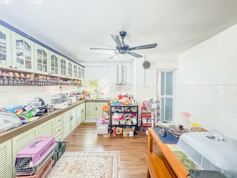 2-storey Terraced House for Sale in Taman Indah Jaya (Petaling Jaya) - M.J Zairin - Kitchen - PropertyGuru.com.my