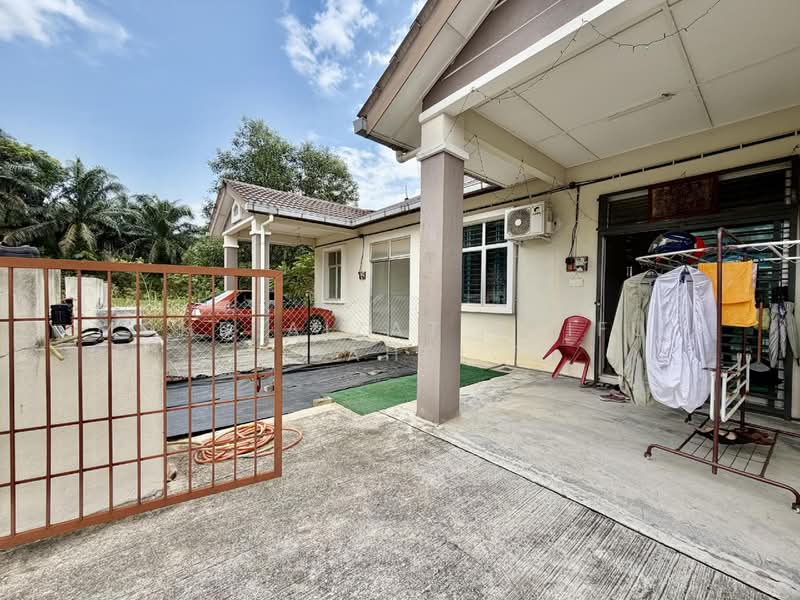1-storey Terraced House for Sale in Taman Desa Intan (Kapar) - Mohd Aizat Saiful Bahri - Exterior - PropertyGuru.com.my