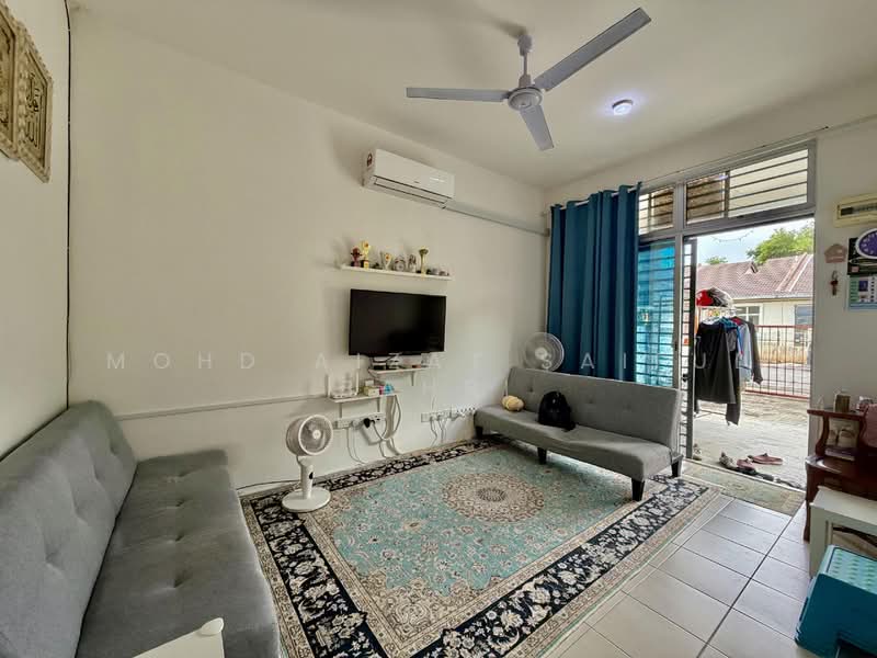 1-storey Terraced House for Sale in Taman Desa Intan (Kapar) - Mohd Aizat Saiful Bahri - Living Room - PropertyGuru.com.my