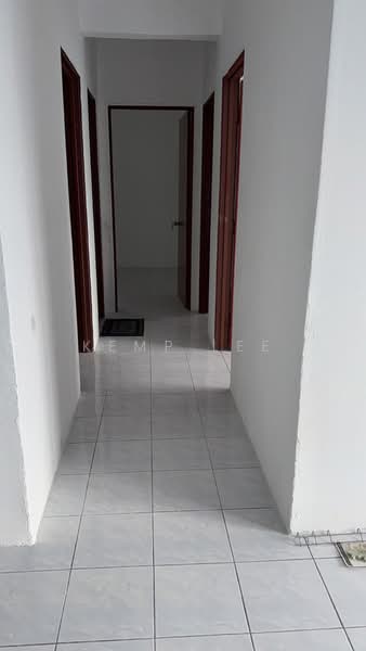 Kondominium untuk Disewa di Laksamana Puri - Kemp Lee - Corridor - PropertyGuru.com.my