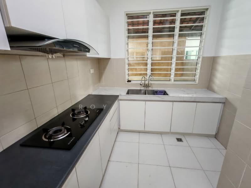 Semi-Detached House for Rent in Seri Kembangan (Selangor) - Roy Kong - Kitchen - PropertyGuru.com.my